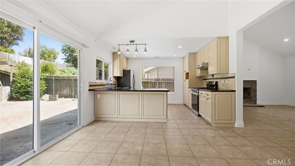 23732 Aventura - Photo 3 of 50