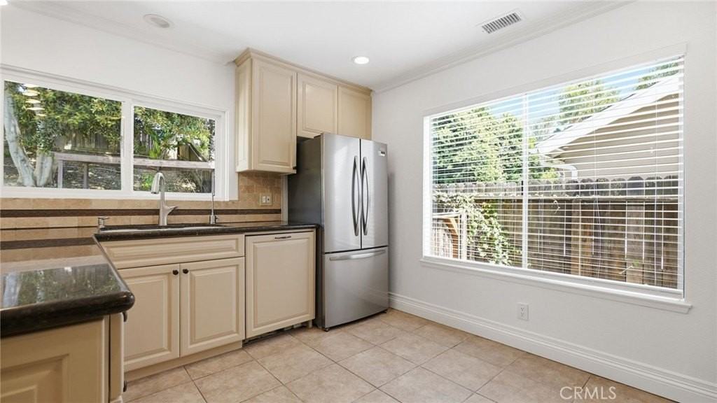 23732 Aventura - Photo 4 of 50