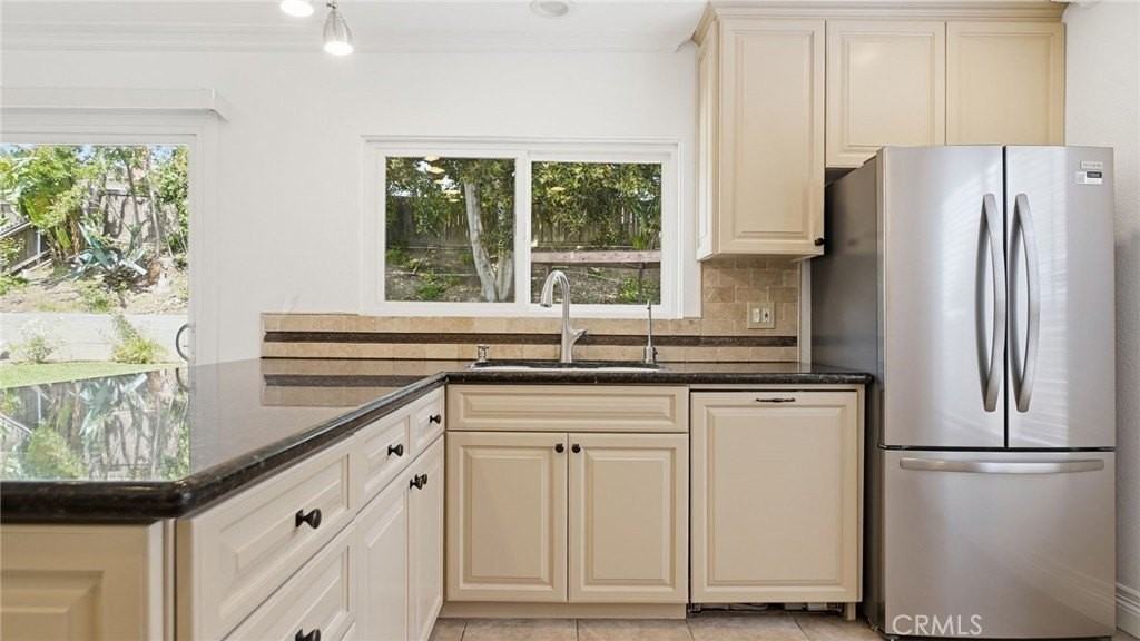 23732 Aventura - Photo 6 of 50