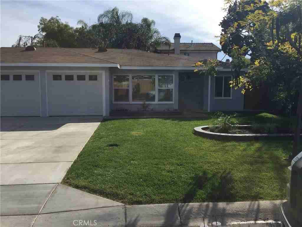 2408 Carlton Pl - Photo 3 of 15