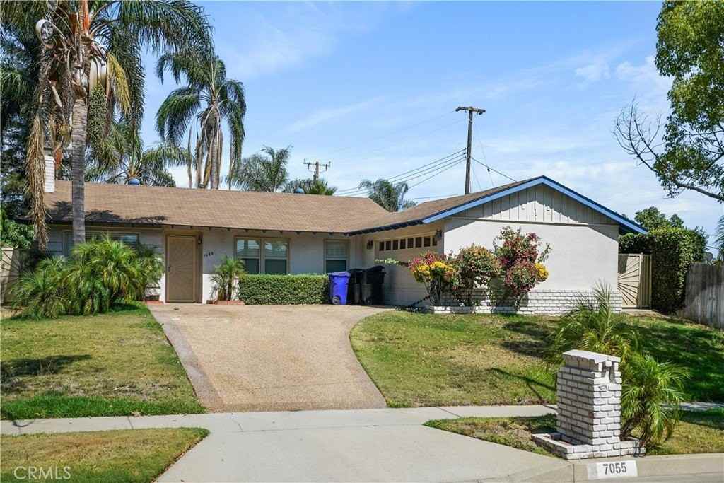 7055 Avenida Leon - Photo 2 of 25