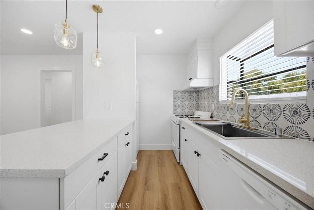 2418 Clark Ln #A - Photo 4 of 28