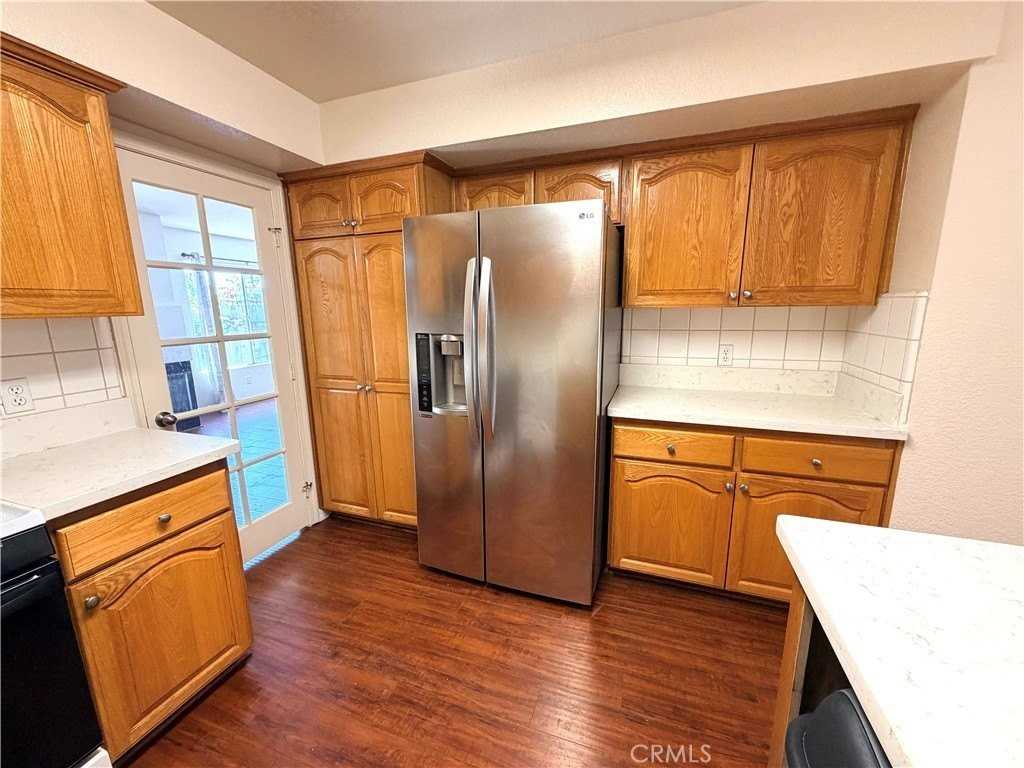 16133 S Vermont Ave #2 - Photo 4 of 24