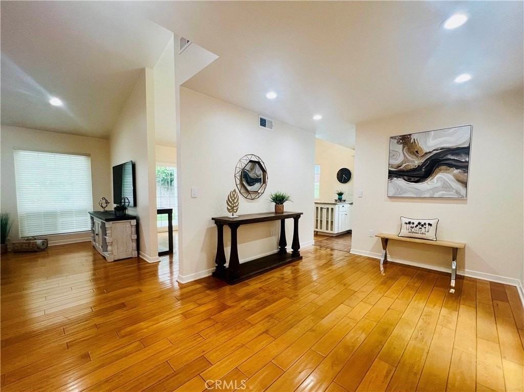 5309 Lockhurst Dr - Photo 3 of 30