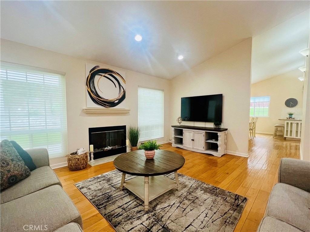 5309 Lockhurst Dr - Photo 4 of 30
