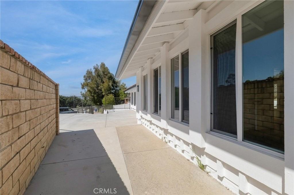 4316 Topanga Canyon Blvd - Photo 4 of 36