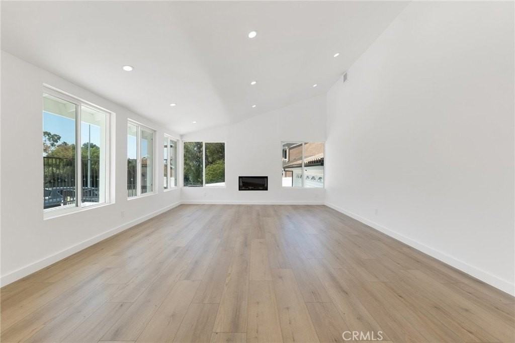 4316 Topanga Canyon Blvd - Photo 7 of 36