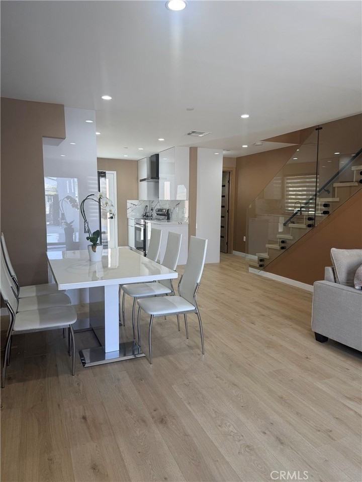 8242 Morse Ave - Photo 3 of 6