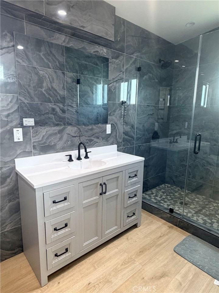 8242 Morse Ave - Photo 6 of 6