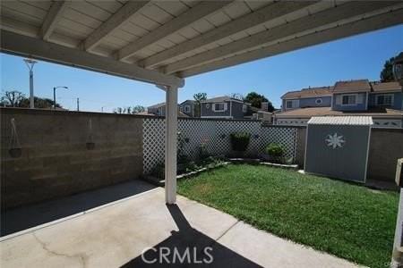6711 Hampton Ct - Photo 3 of 12