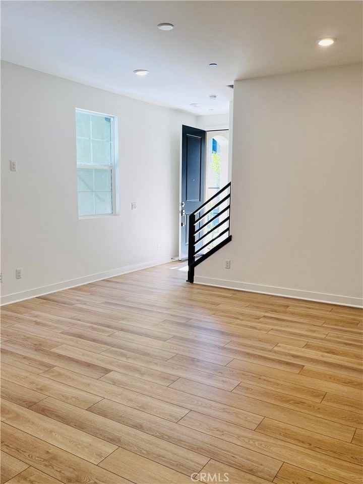 2031 Divine Arroyo - Photo 6 of 33