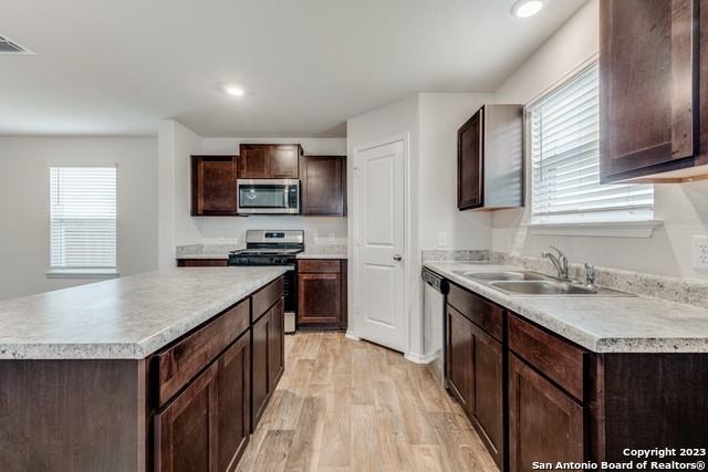 9558 Ranch Loop - Photo 4 of 12