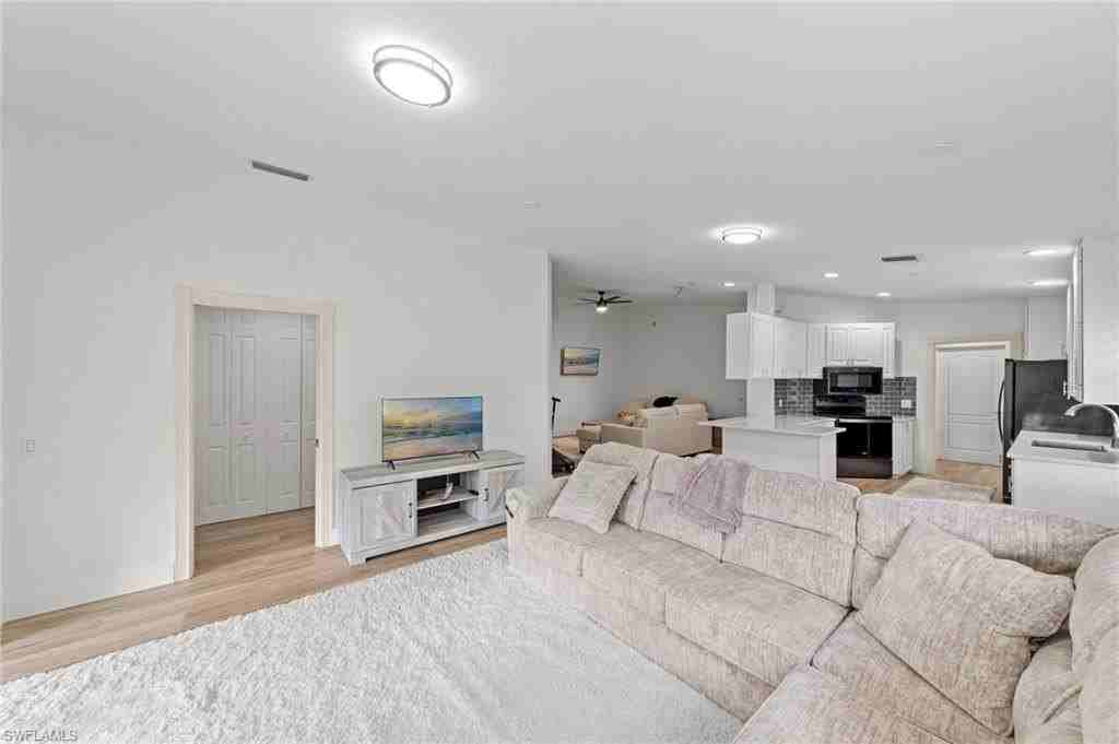 4748 San Carlo Ct - Photo 3 of 45