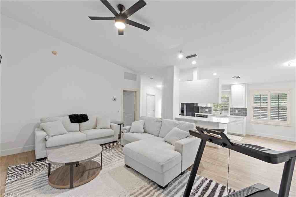 4748 San Carlo Ct - Photo 7 of 45