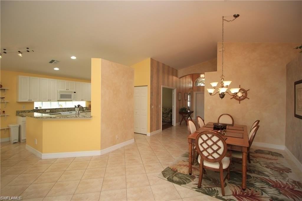 2322 Butterfly Palm Dr - Photo 5 of 32