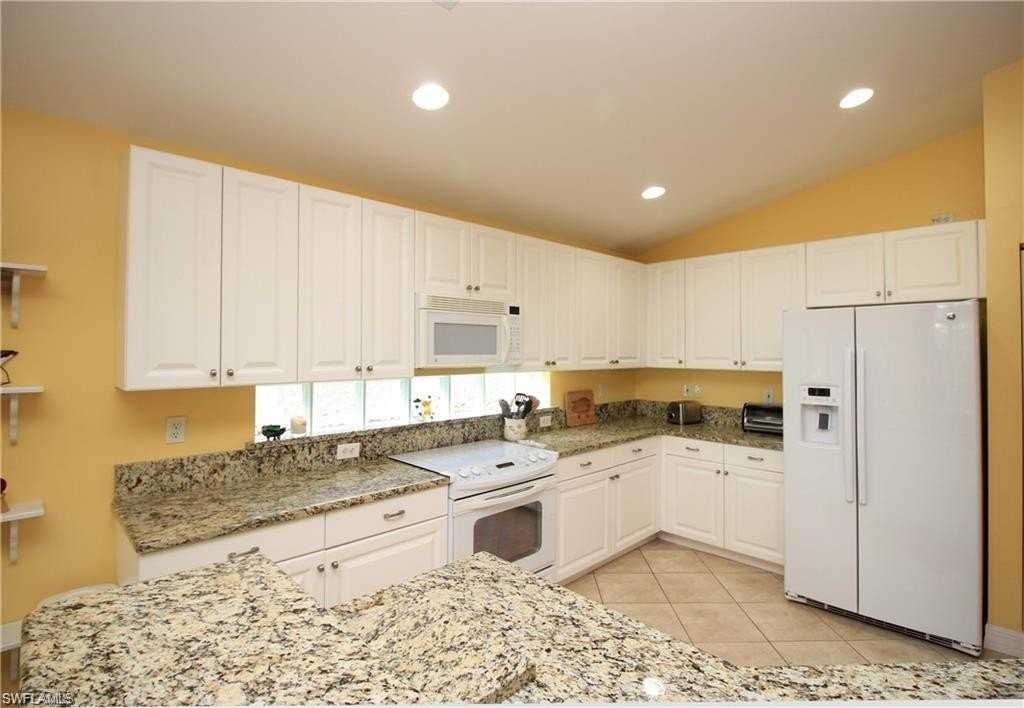 2322 Butterfly Palm Dr - Photo 6 of 32