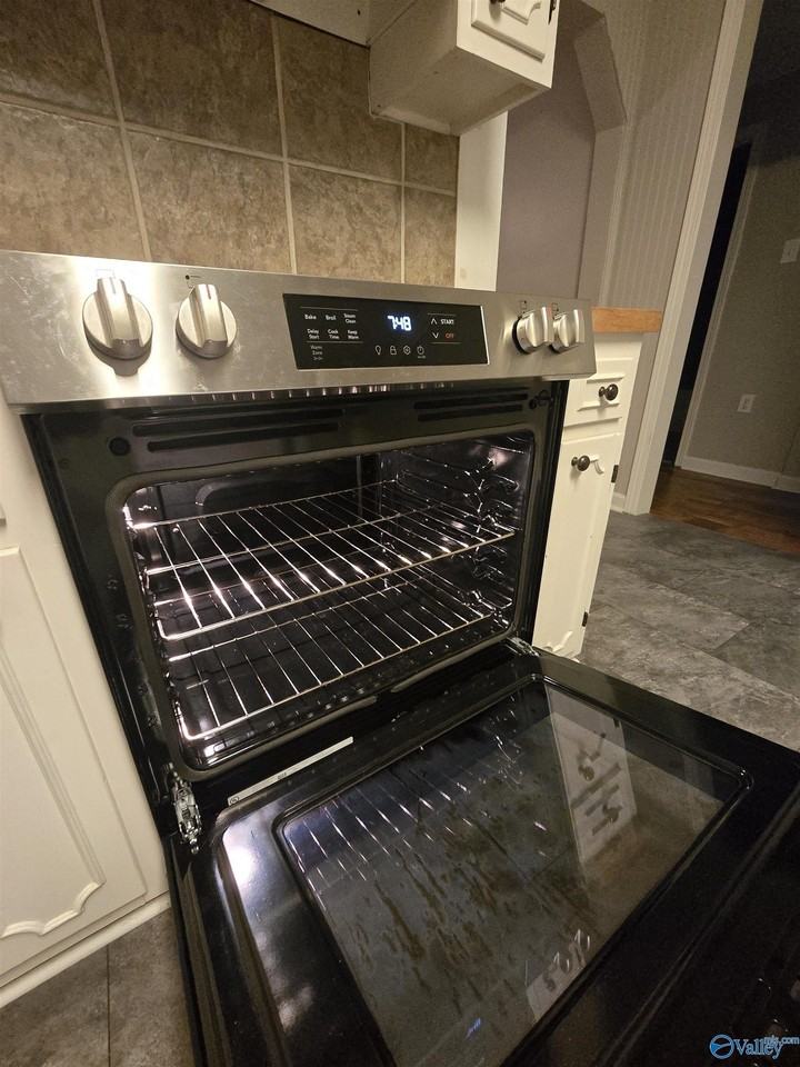 410 Mccullough Ave Ne - Photo 7 of 22