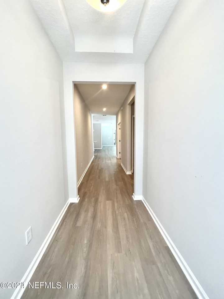 172 Sawgrass Dr - Photo 5 of 40
