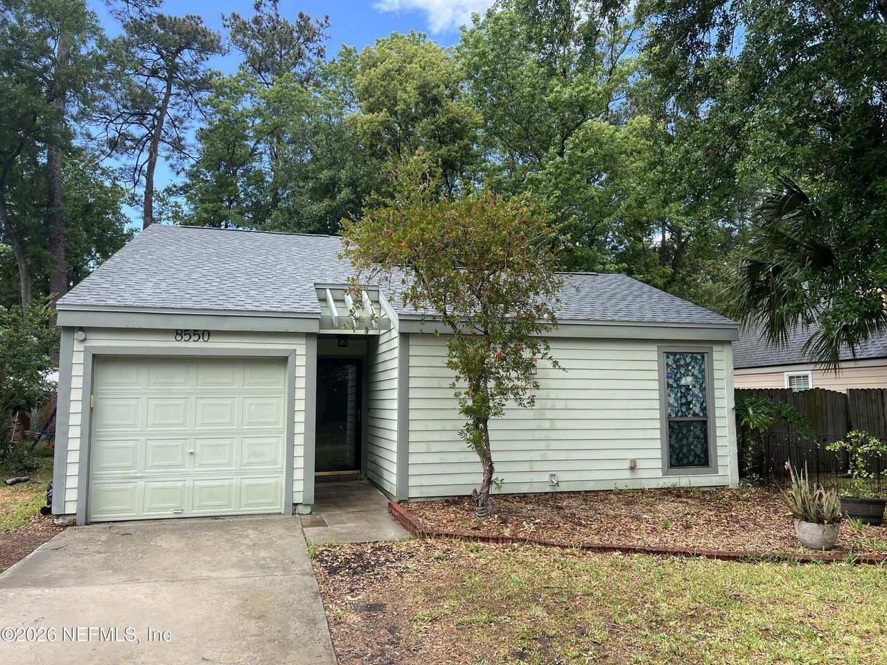 8550 Goldeneye Ln - Photo 2 of 20