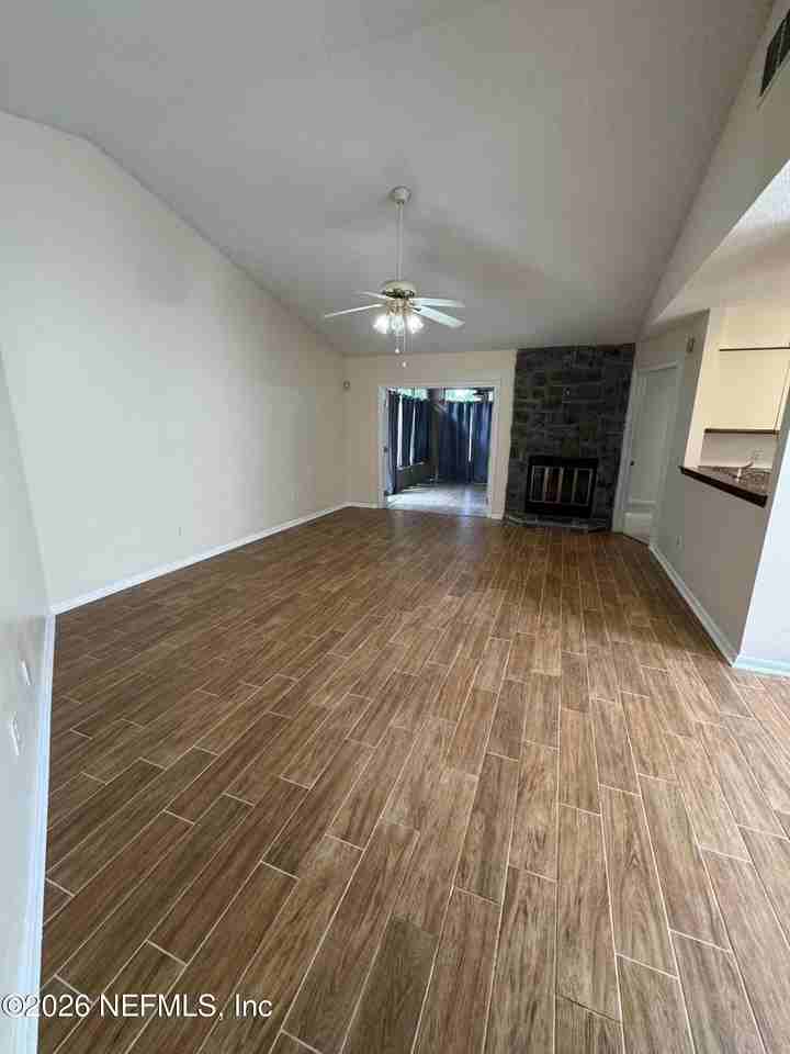 8550 Goldeneye Ln - Photo 4 of 20
