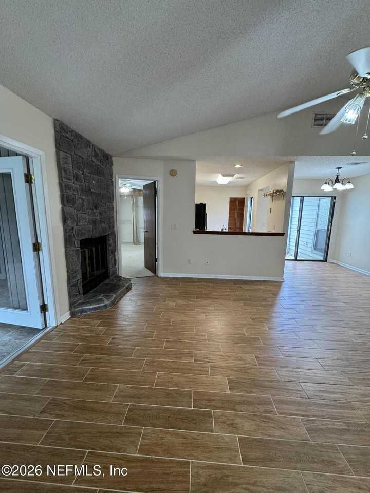 8550 Goldeneye Ln - Photo 6 of 20