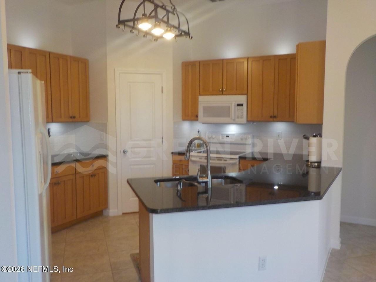 1761 Oak Grove Dr S - Photo 7 of 50