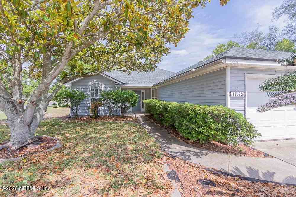 12028 Cobblestone Forest Cir N - Photo 2 of 46