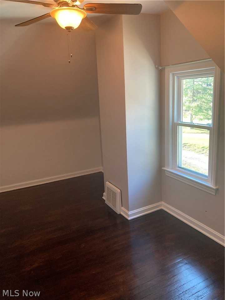 7101 Liberty Rd - Photo 3 of 13