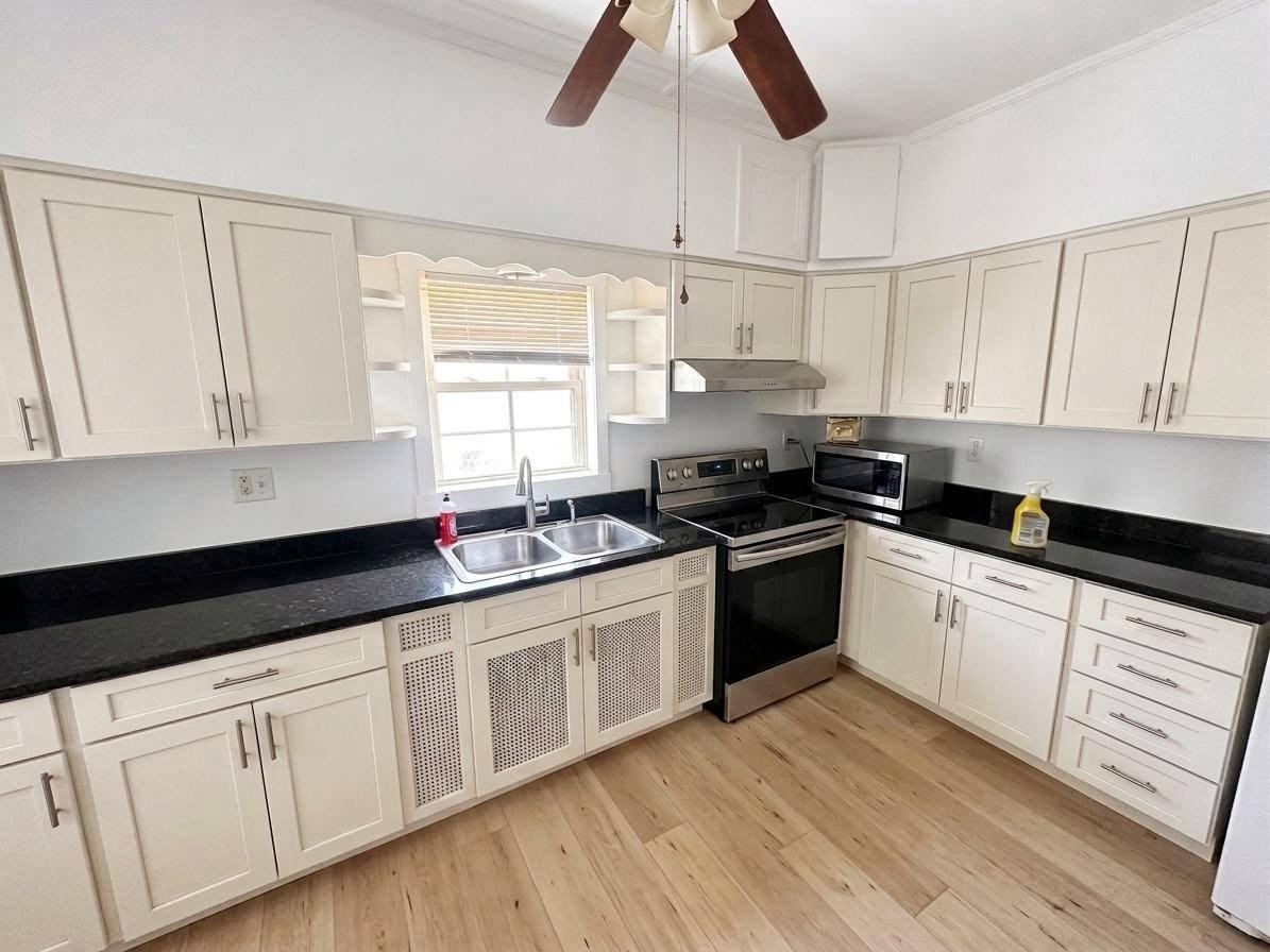 4601 Strauss Ave #1 - Photo 3 of 8
