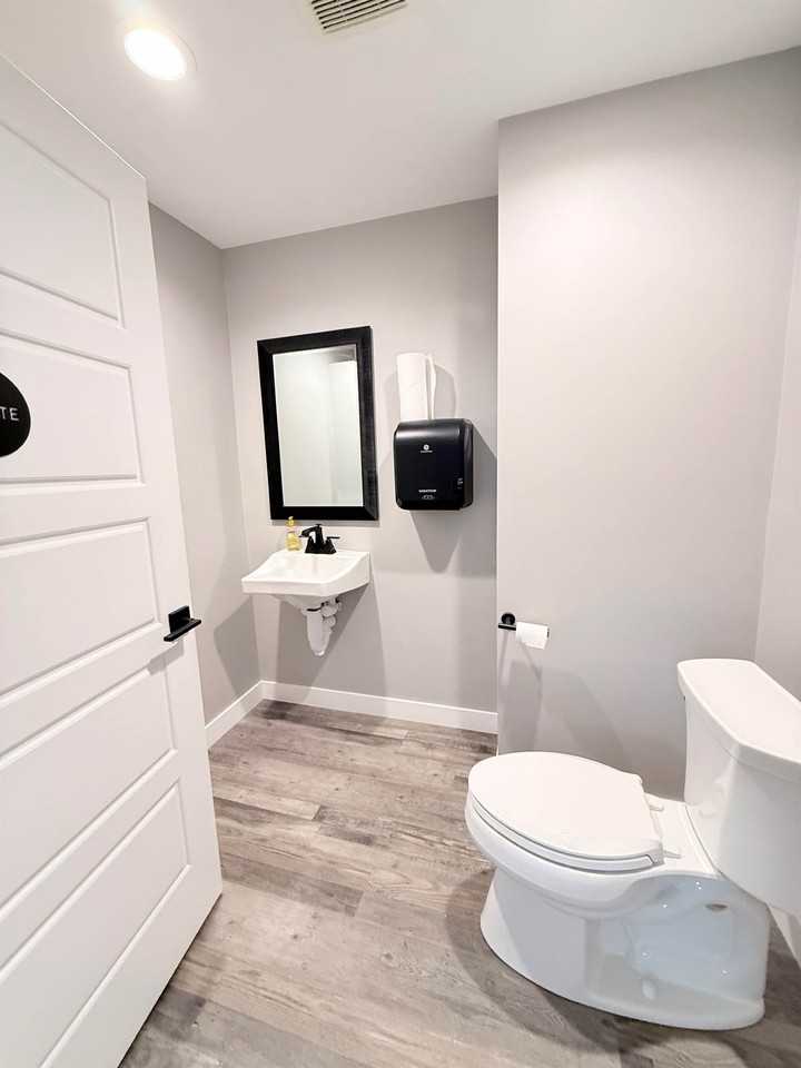 668 Hulman St - Photo 7 of 13