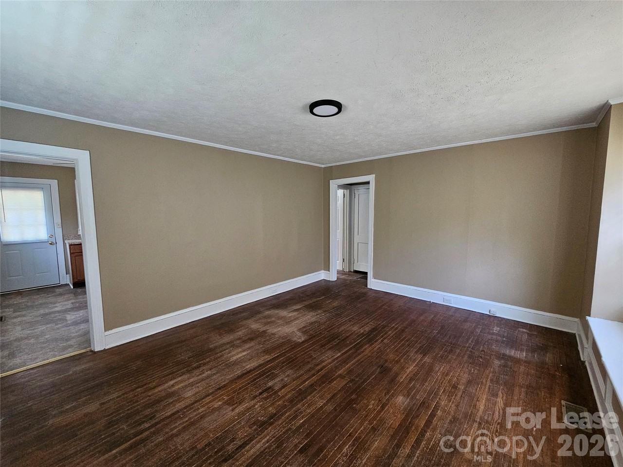 67 Grattan Dr Ne - Photo 3 of 12