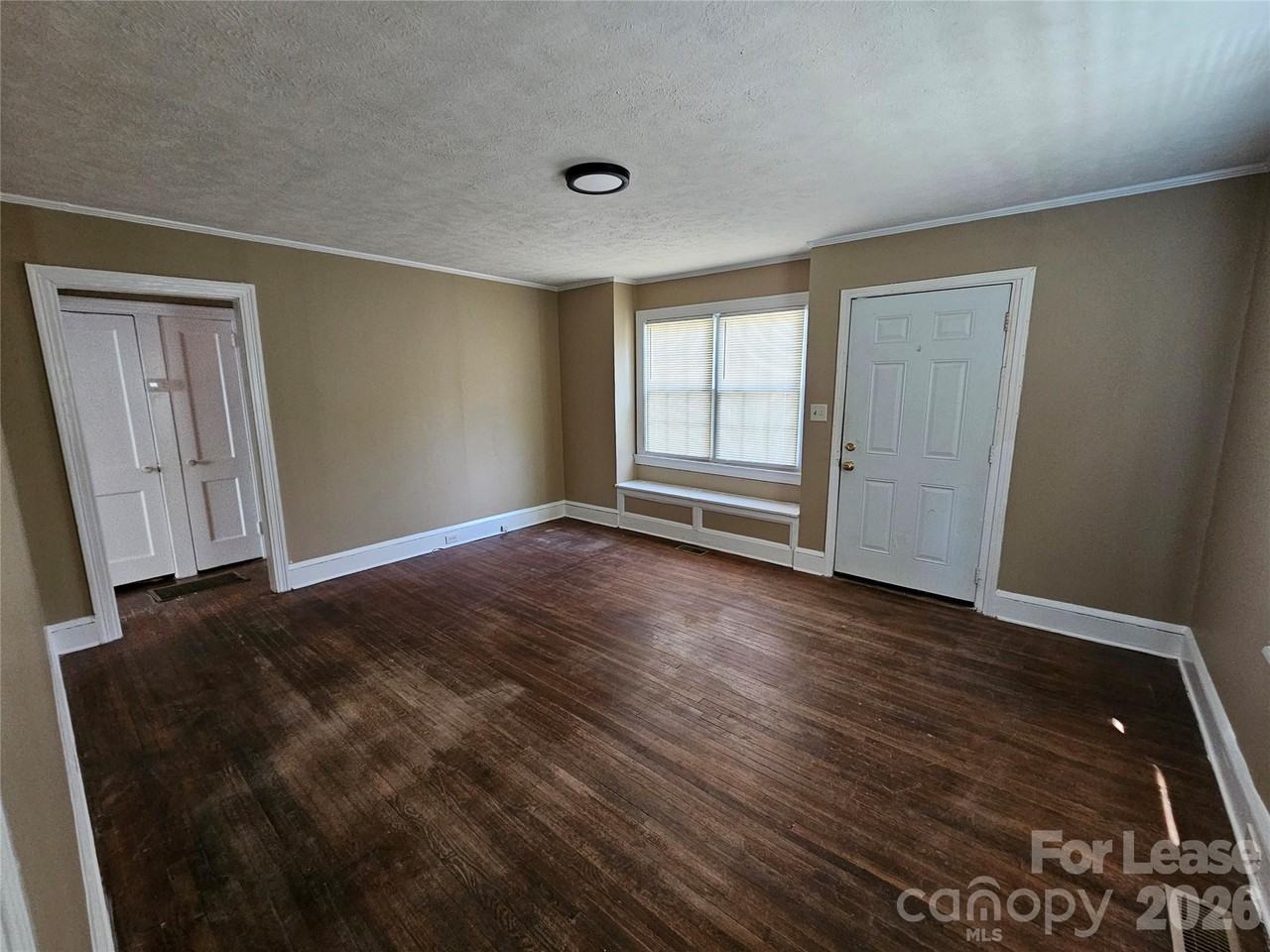 67 Grattan Dr Ne - Photo 4 of 12