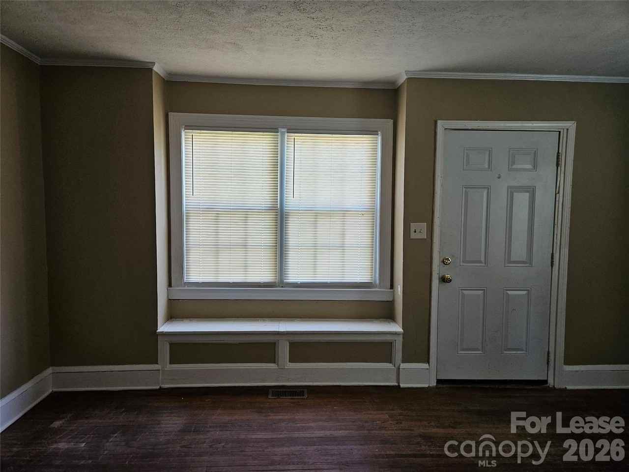 67 Grattan Dr Ne - Photo 5 of 12