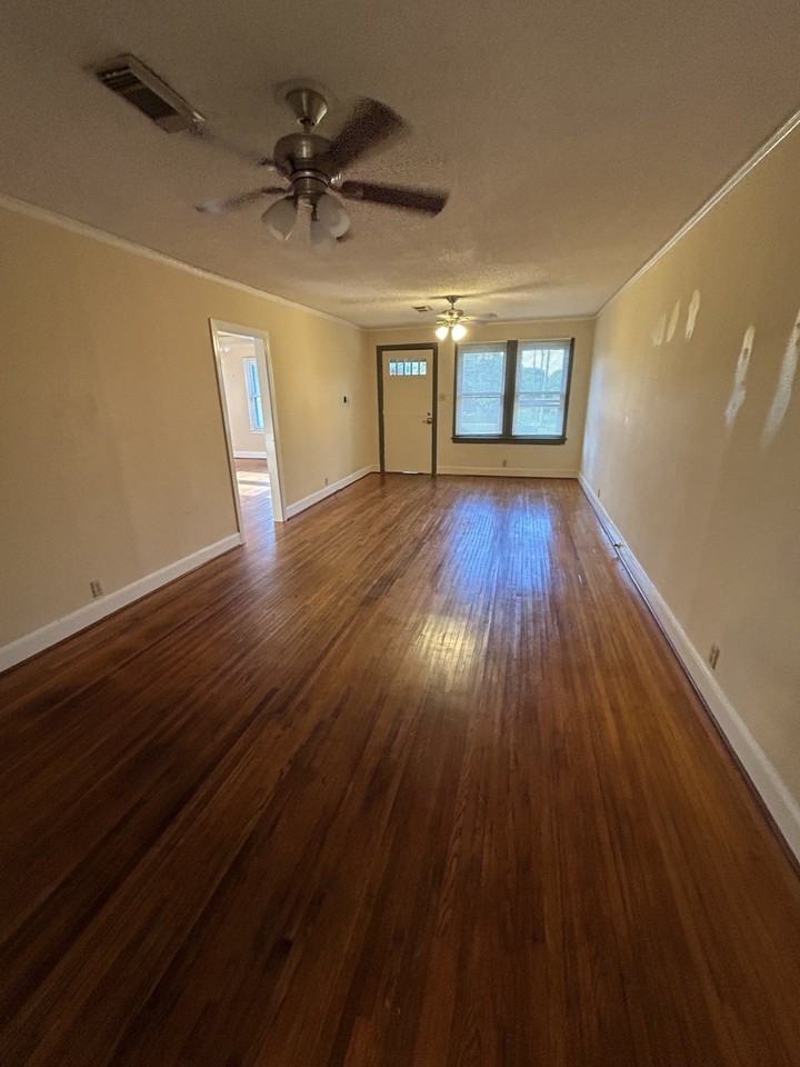 2928 Avenue O - Photo 3 of 12
