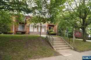 110 Midland Ave Apt 20b - Photo 1 of 1