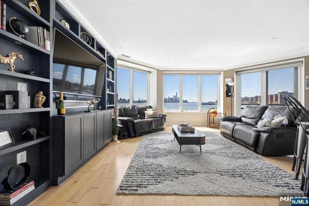 600 Harbor Blvd - Photo 2 of 22