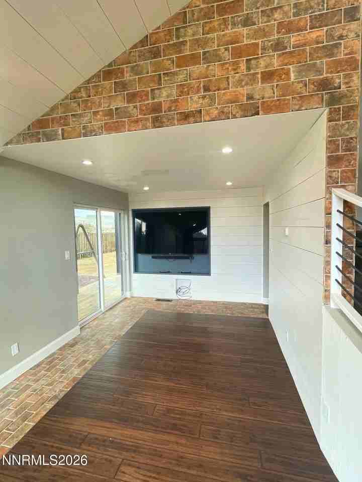 2205 Stowe Dr - Photo 3 of 17