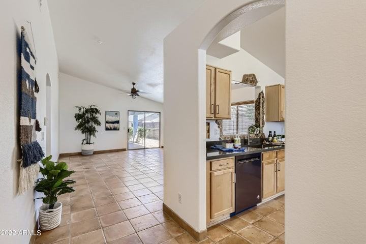 5770 W Seldon Ln - Photo 6 of 28