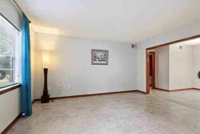 4401 Yale St #B - Photo 4 of 13