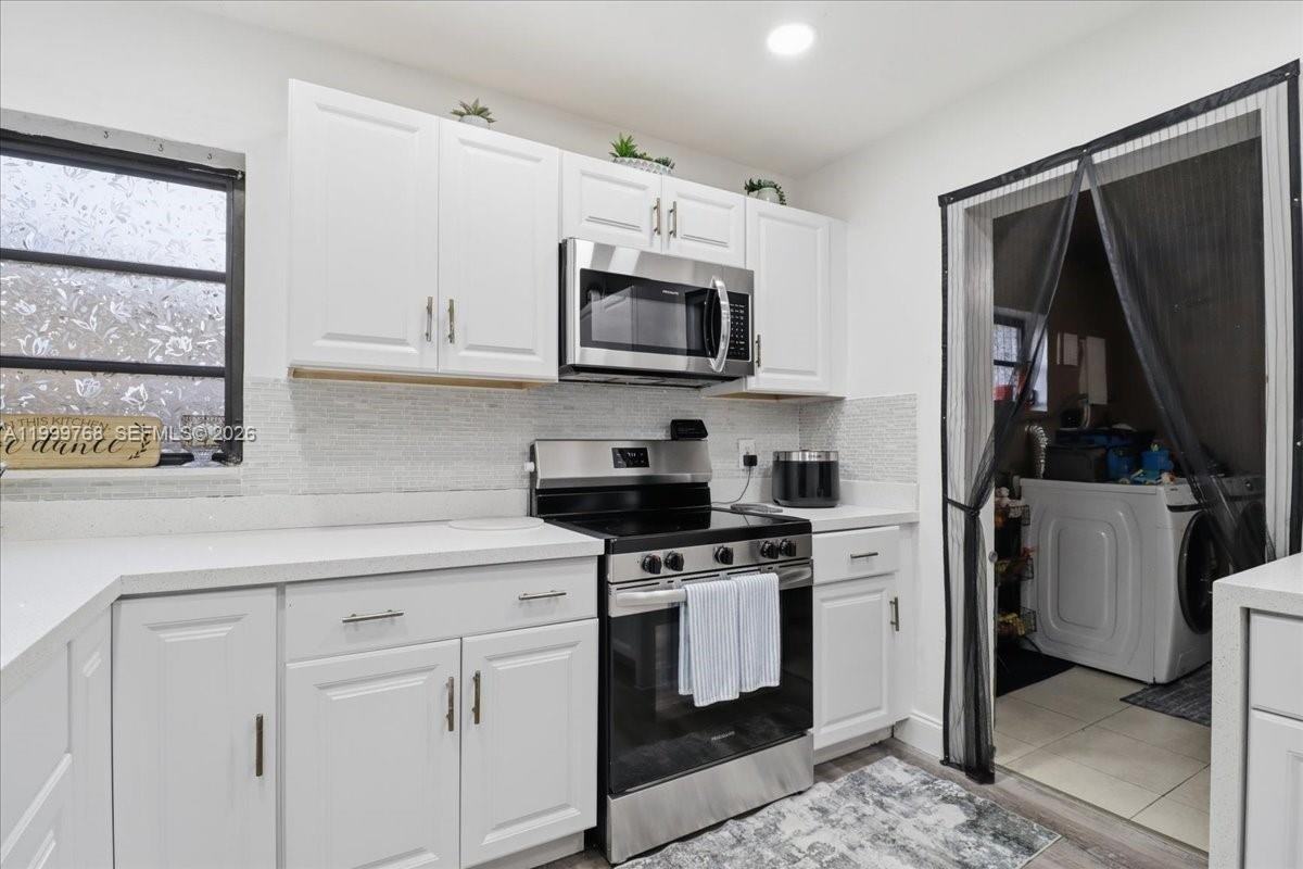 7551 Polk St - Photo 5 of 8
