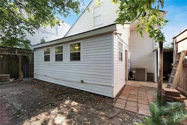 715 Webster St #2 - Photo 5 of 14