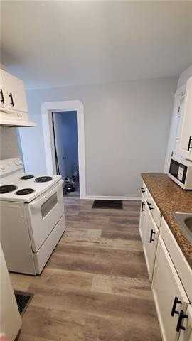 1418 Behrman Ave - Photo 4 of 10