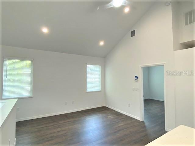 1128 Rush St - Photo 2 of 15