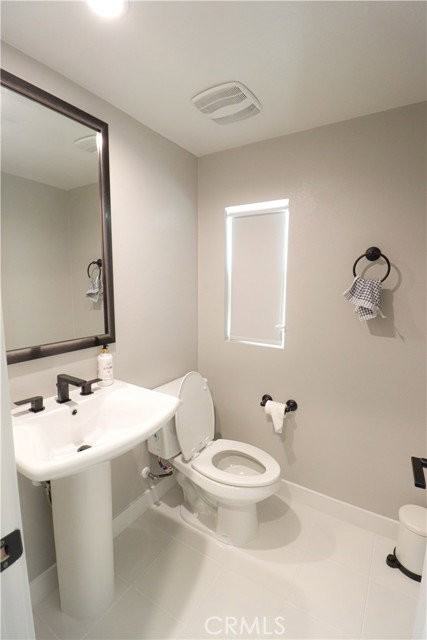 2049 W Rosecrans Ave - Photo 2 of 7
