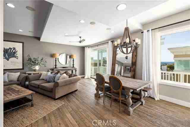 741 21st St - Photo 2 of 8