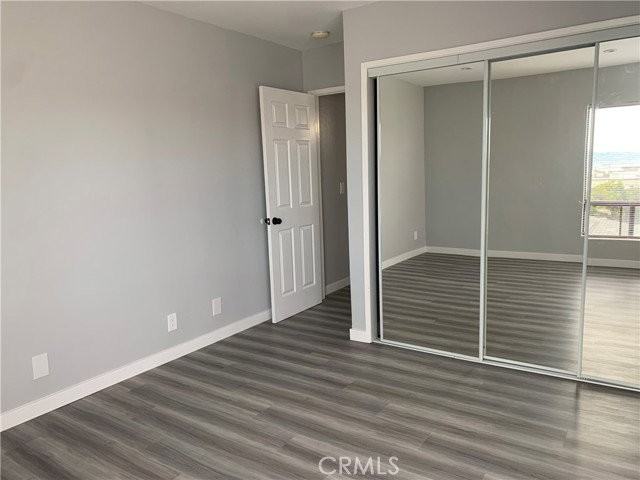 321 30th St - Photo 3 of 7