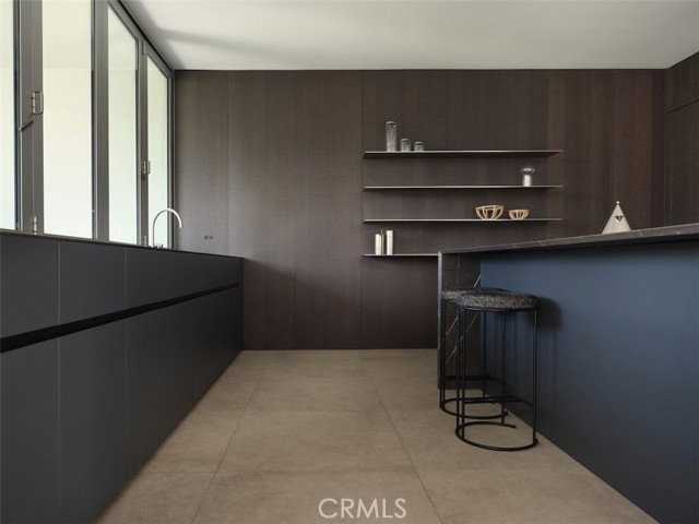 838 N Kings Rd #201 - Photo 4 of 5