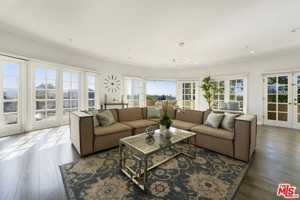featured image of N Camden Dr #202