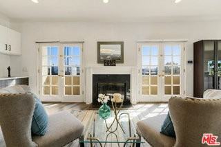 N Camden Dr #202 - Photo 2 of 8