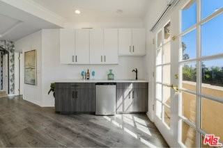 N Camden Dr #202 - Photo 3 of 8